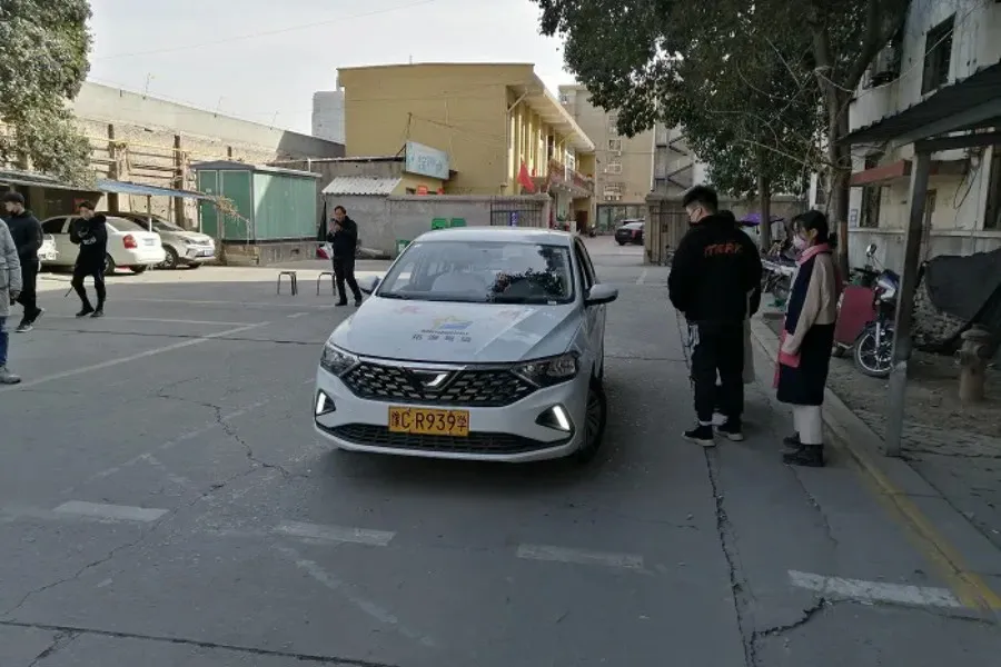 科目三靠邊停車技巧